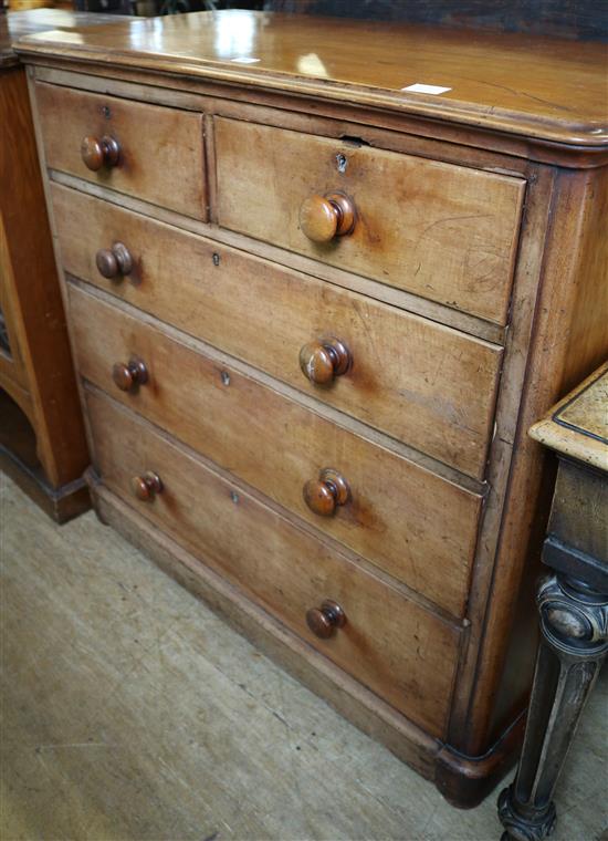 Victorian mahogany chest, fitted two short and two long drawers